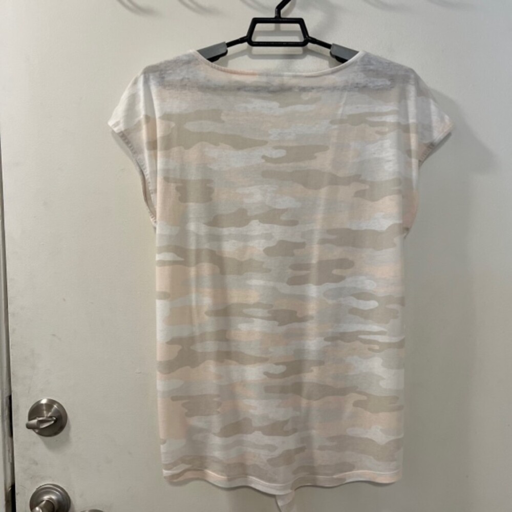 Lucky Brand Womens Peach Camo Cap Sleeve Tie Front V-Neck Shirt Size Medium - Picture 6 of 12